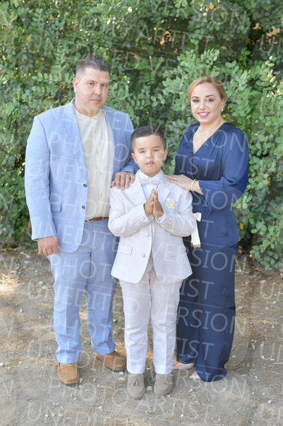 Holy-Communion_0749-1