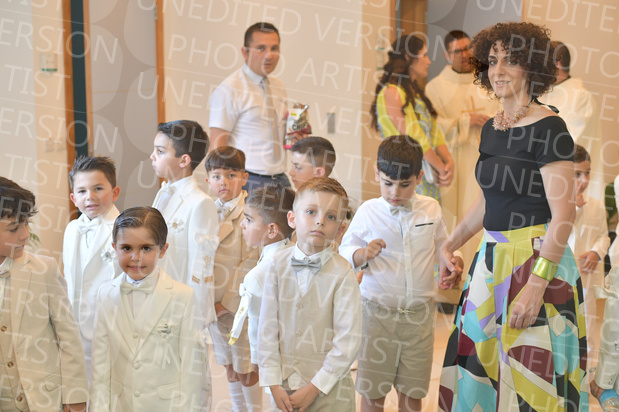 Holy-Communion_1100-1