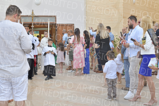 Holy-Communion_1108-1