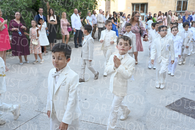 Holy-Communion_1169-1