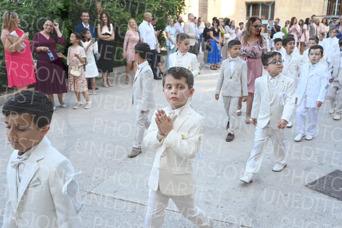 Holy-Communion_1170-1