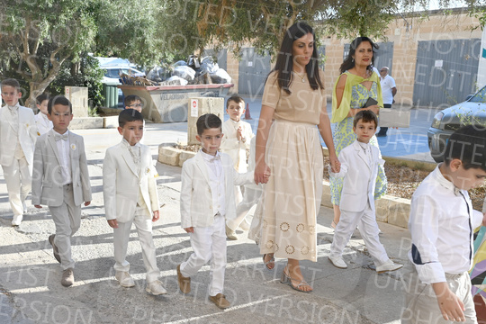 Holy-Communion_1204-1