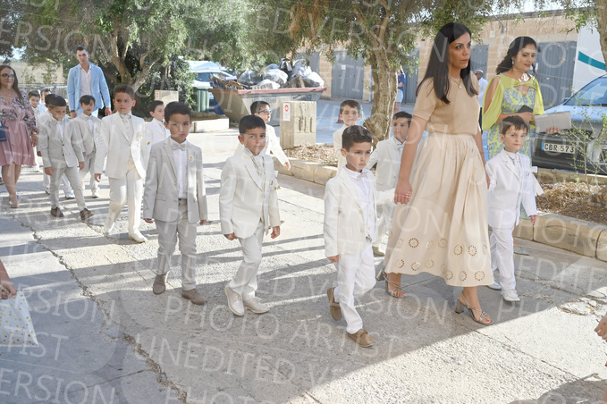 Holy-Communion_1206-1