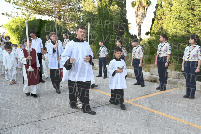 Holy-Communion_1226