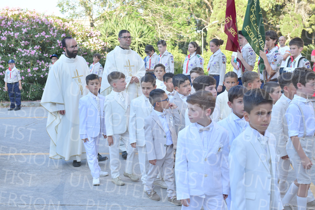 Holy-Communion_1303