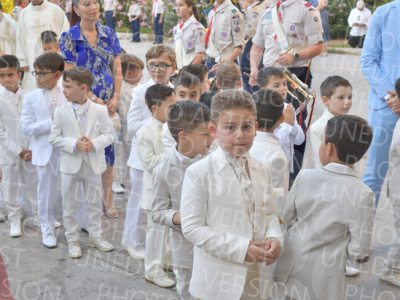 Holy-Communion_1306-1