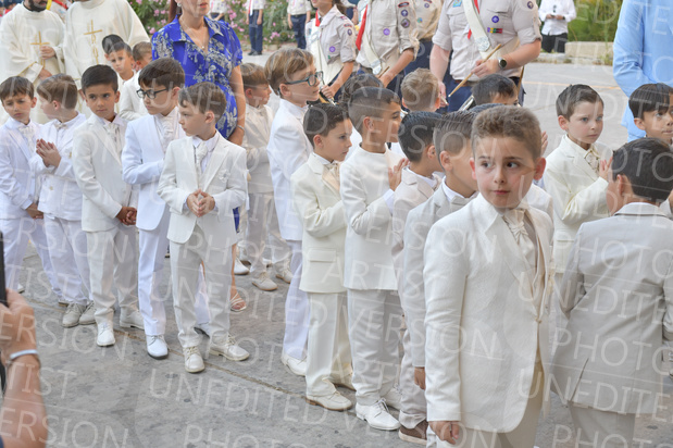 Holy-Communion_1307-1