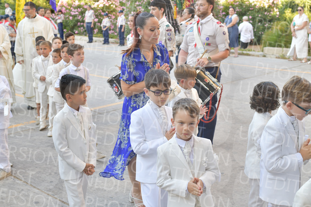 Holy-Communion_1314