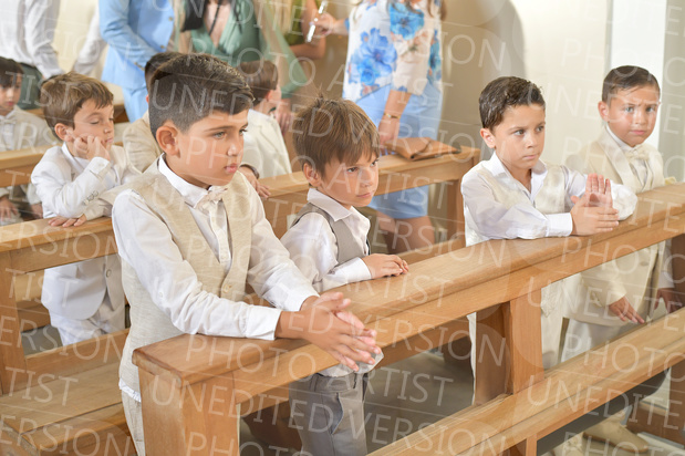 Holy-Communion_1361