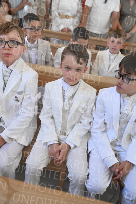 Holy-Communion_1384