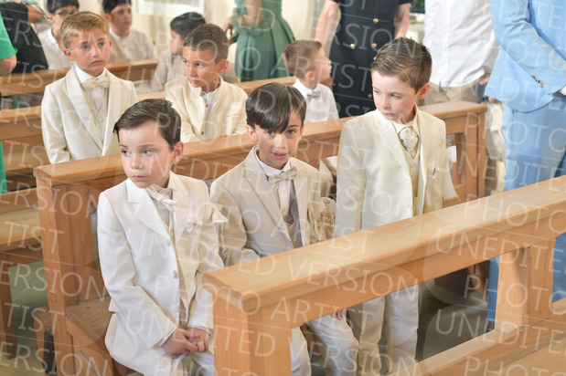 Holy-Communion_1391