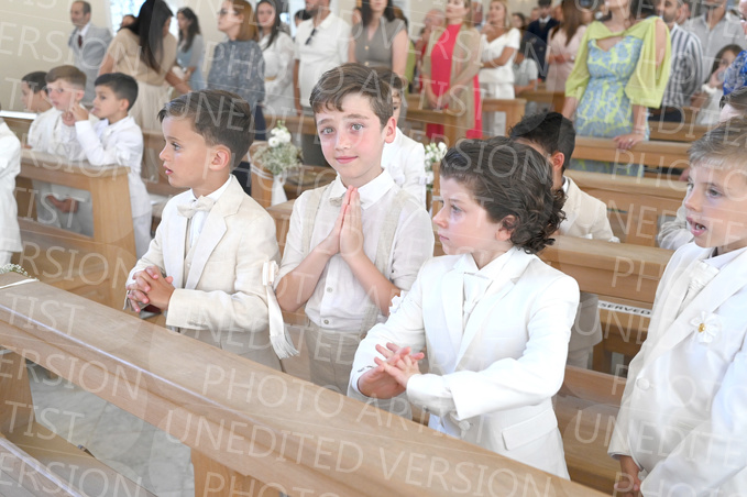 Holy-Communion_1470-1