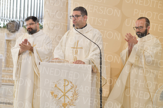 Holy-Communion_1473