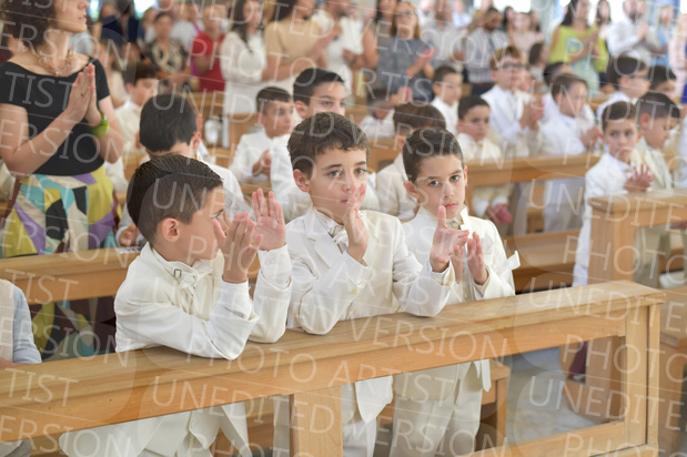 Holy-Communion_1476-1