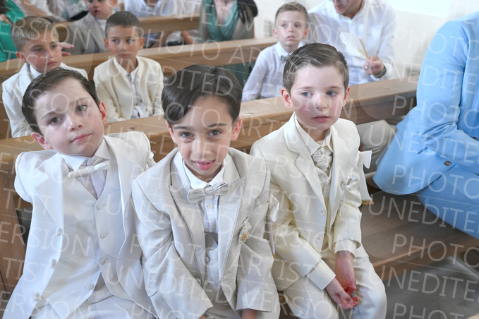 Holy-Communion_1504-1