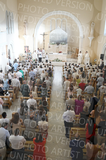 Holy-Communion_1704-1