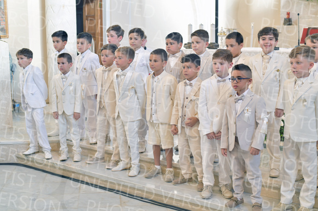 Holy-Communion_1720