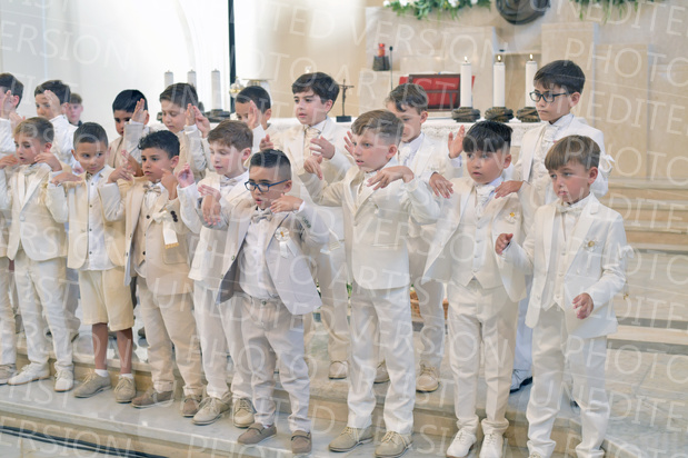 Holy-Communion_1731-1