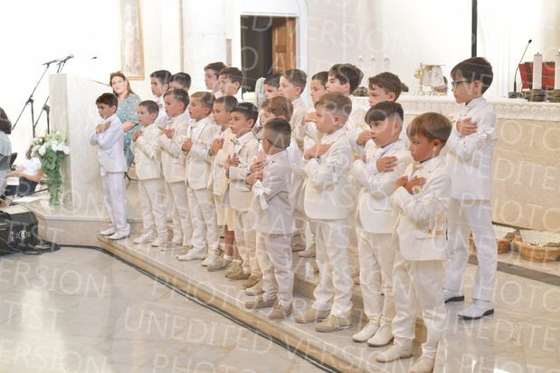 Holy-Communion_1750