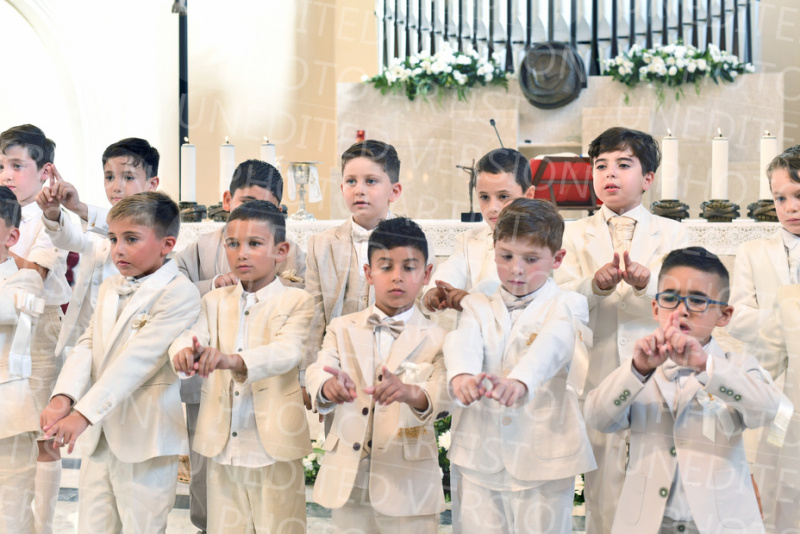 Holy-Communion_1764