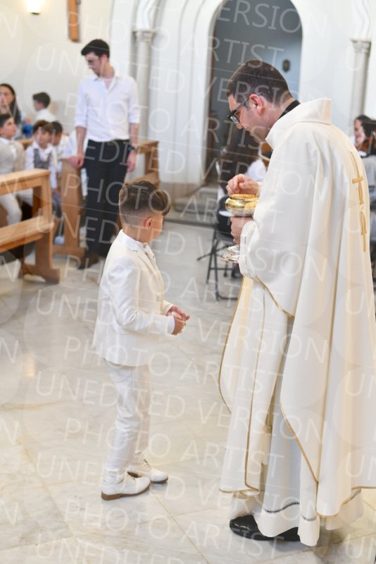 Holy-Communion_2000
