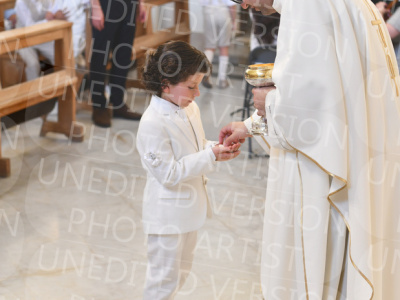 Holy-Communion_2028-1