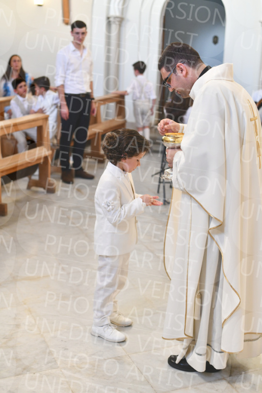 Holy-Communion_2029