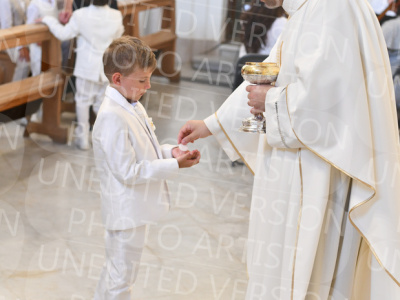Holy-Communion_2031-1