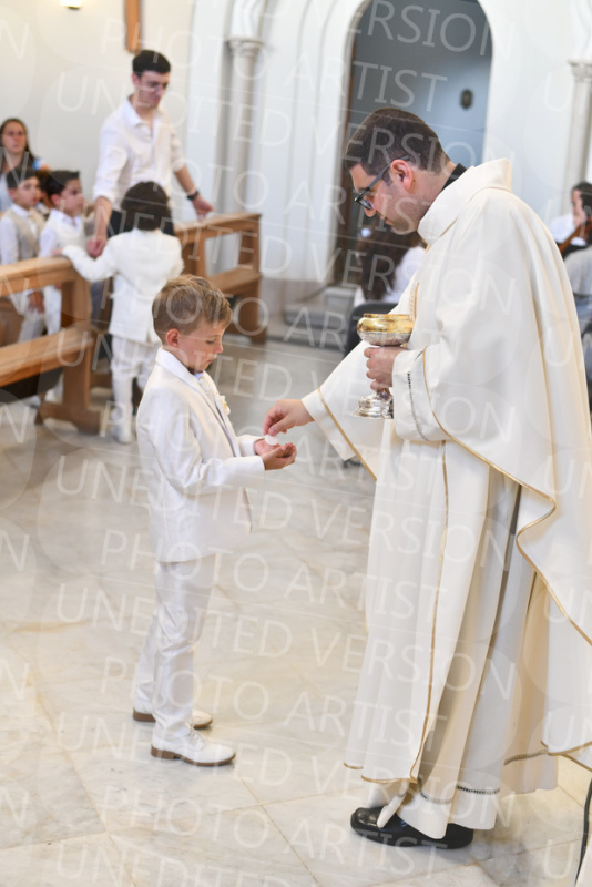 Holy-Communion_2031