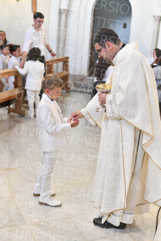 Holy-Communion_2032-1