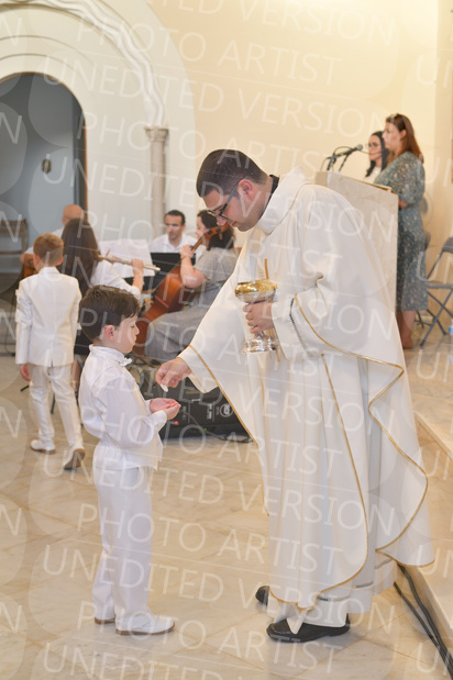Holy-Communion_2033-1