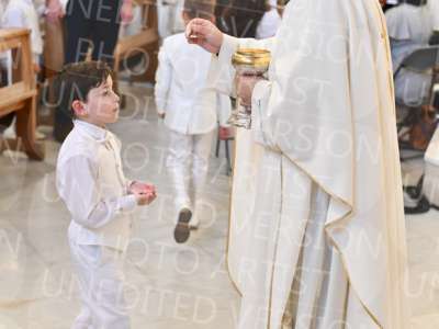Holy-Communion_2034-1
