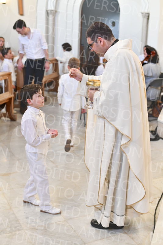 Holy-Communion_2034