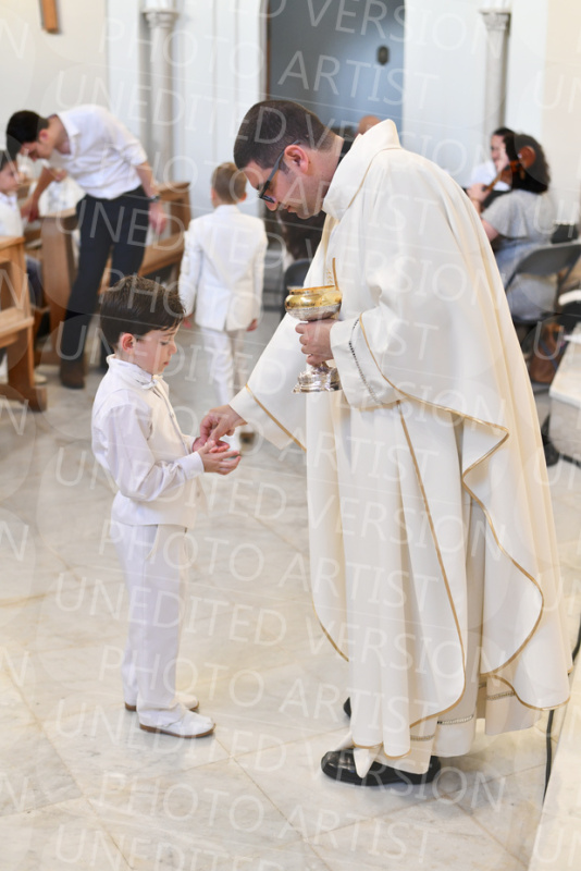 Holy-Communion_2035
