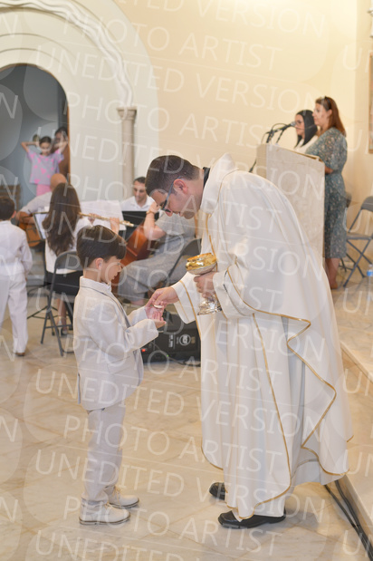Holy-Communion_2037-1