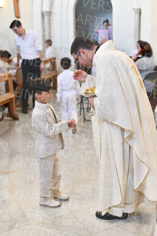 Holy-Communion_2038-1