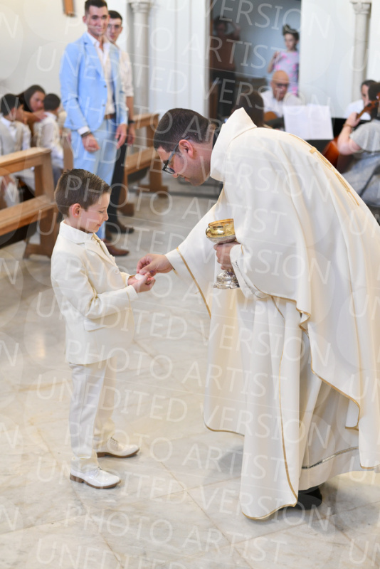 Holy-Communion_2041-1
