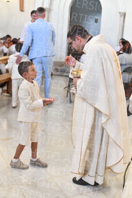 Holy-Communion_2045-1