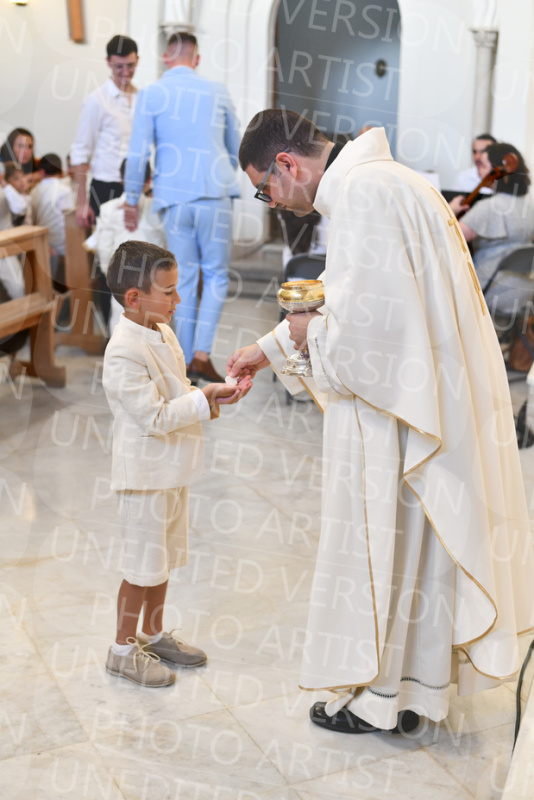Holy-Communion_2046-1