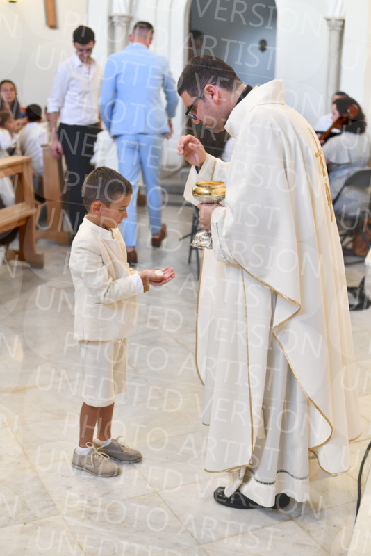 Holy-Communion_2047