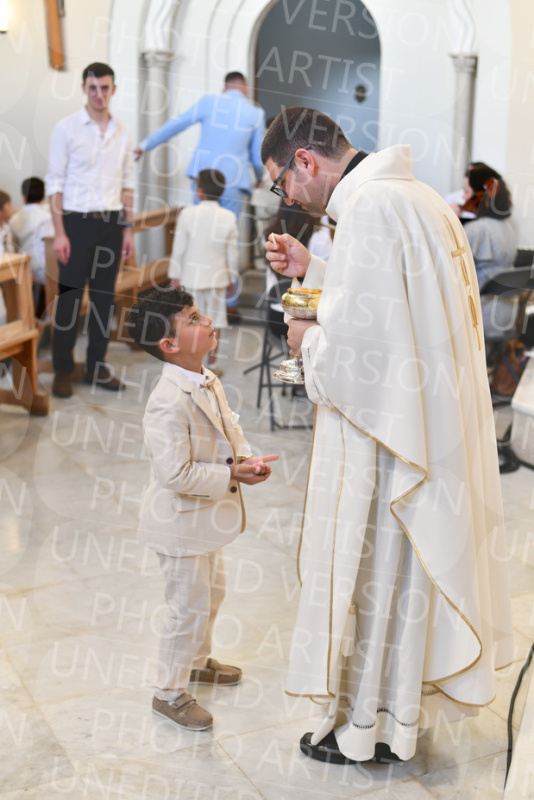 Holy-Communion_2049-1