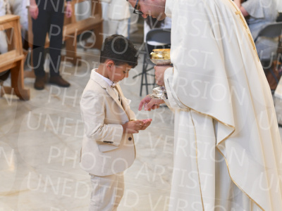 Holy-Communion_2051-1