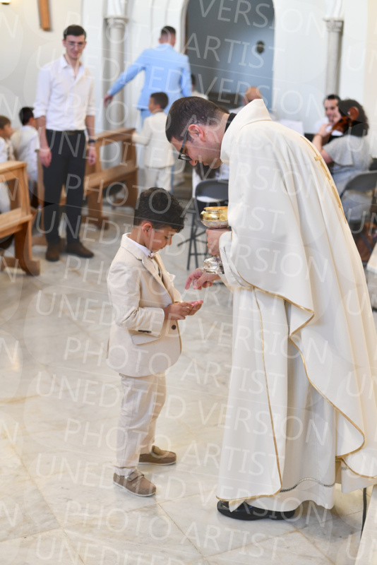 Holy-Communion_2051-1