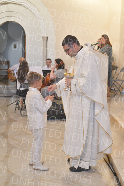 Holy-Communion_2053