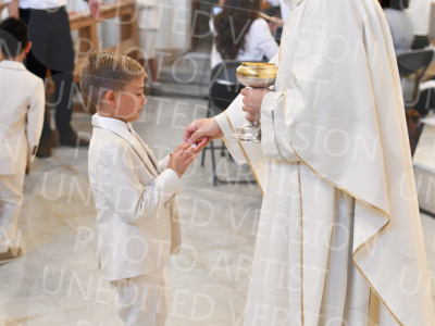 Holy-Communion_2054-1