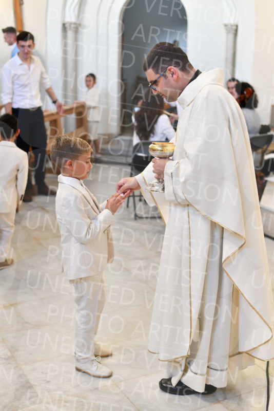 Holy-Communion_2054