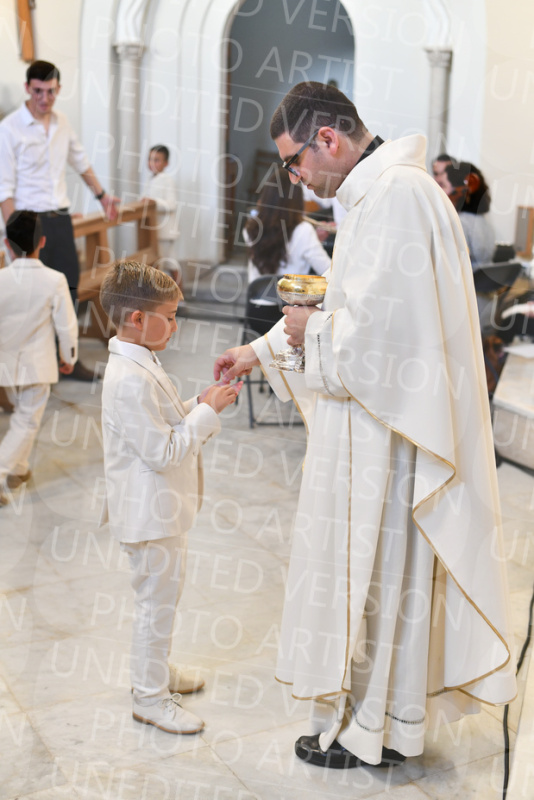 Holy-Communion_2055-1