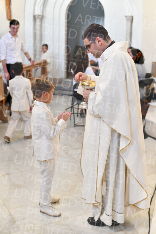 Holy-Communion_2056-1