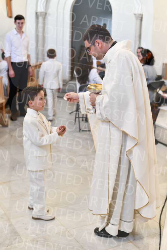 Holy-Communion_2059-1