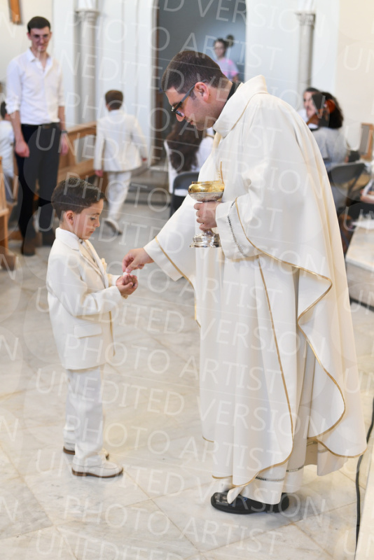 Holy-Communion_2060
